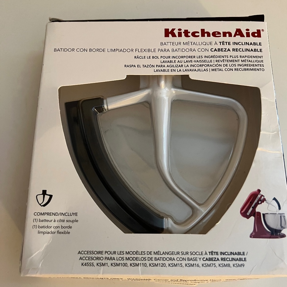 NEW IN PACKAGE Kitchen-Aid tilt head flex edge beater